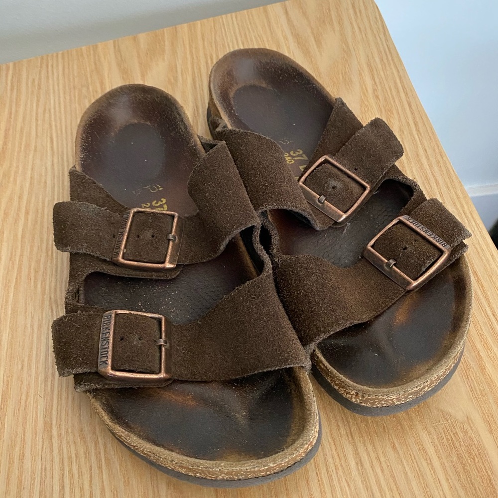 Arizona Birkenstock in Brown Suede